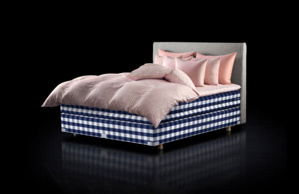 Hästens Satin Pure Fitted Sheets (8cm deep) - Image 3